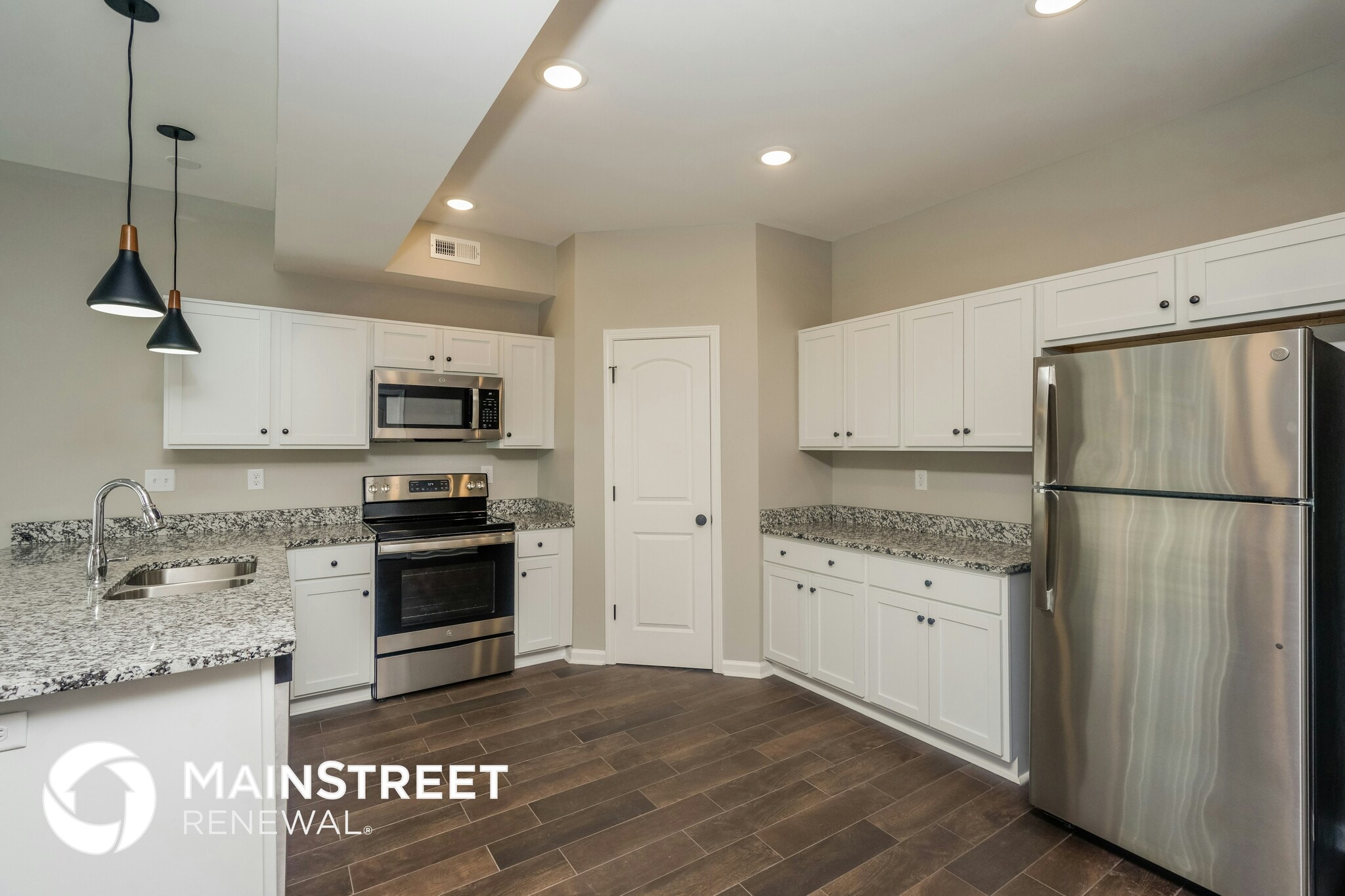 Building Photo - 2064 N Sarah Dr