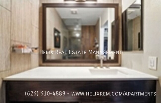 Building Photo - 7322 Marina Pacifica Dr N