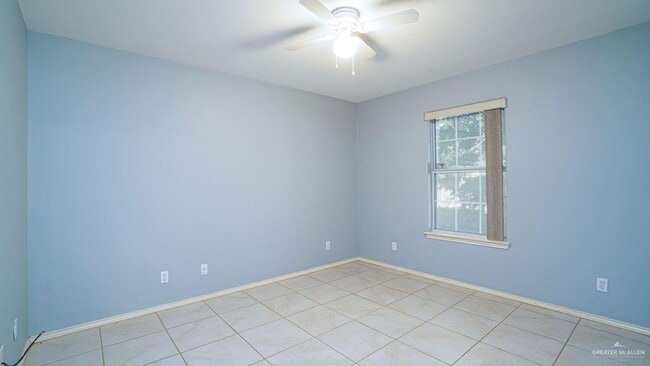 Building Photo - 17 Greenland Cir S