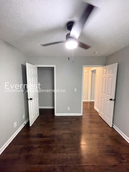Building Photo - 636 Laramie Dr
