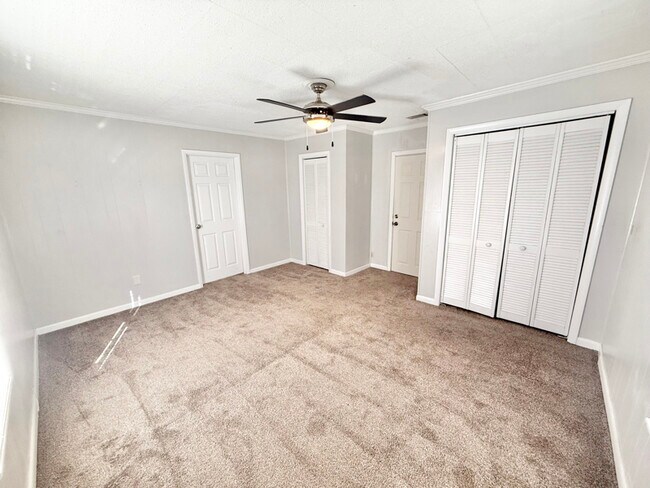 Building Photo - 118 S Tillman St