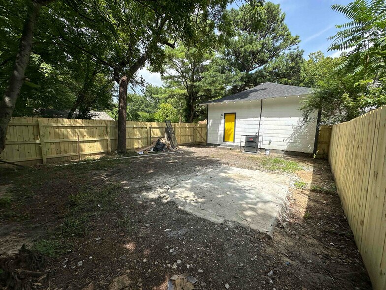 Building Photo - 939 Seattle St