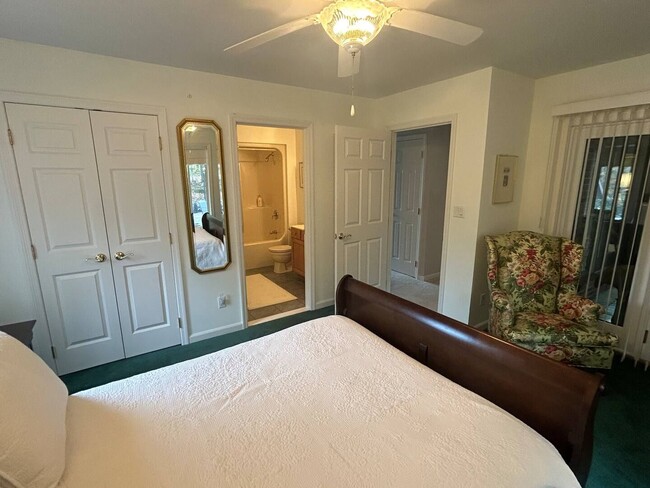 Building Photo - 4 Bedroom 3.5 Bath House Furnished With At...