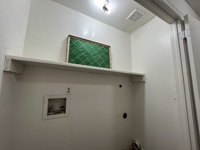 Building Photo - 7119 W McLellan Rd