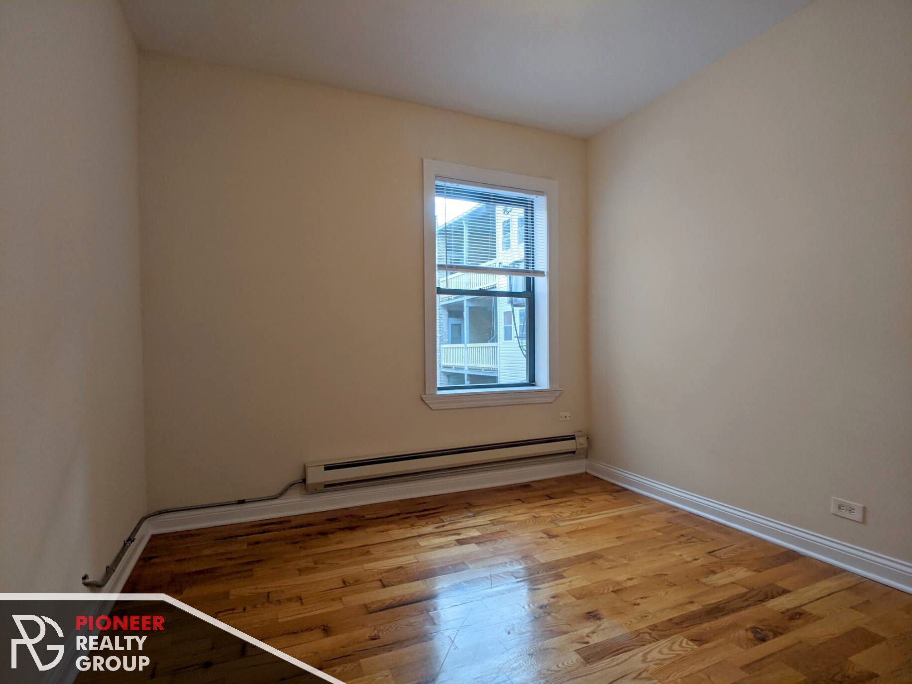 Building Photo - 3732 N Pine Grove Ave