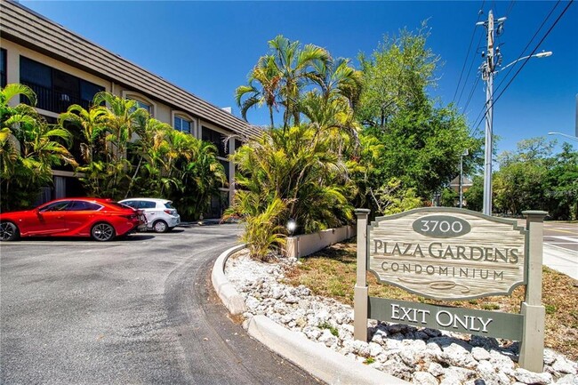 Primary Photo - 3700 S Osprey Ave