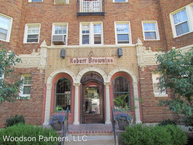 Building Photo - Robert Browning Apartments - 304 4809 Roanoke