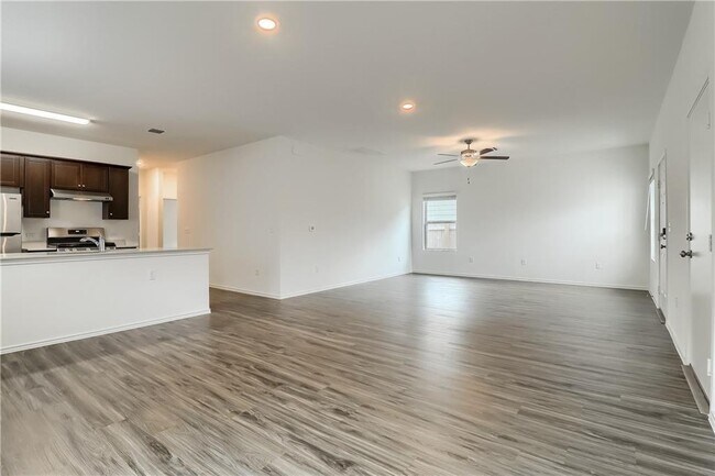 Building Photo - 7213 Tonka Ln