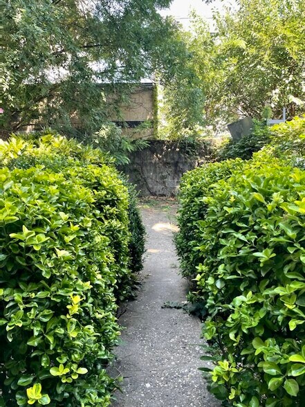 Building Photo - 329 E 116th St