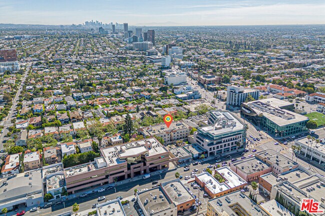 Building Photo - 143 N Arnaz Dr