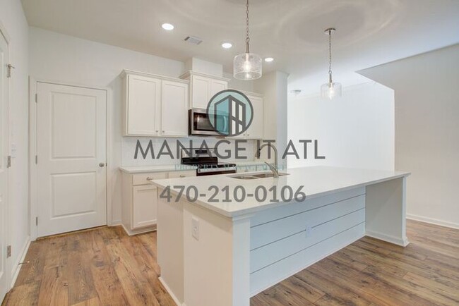 Building Photo - Spacious 3 bedroom townhome in City of Buf...