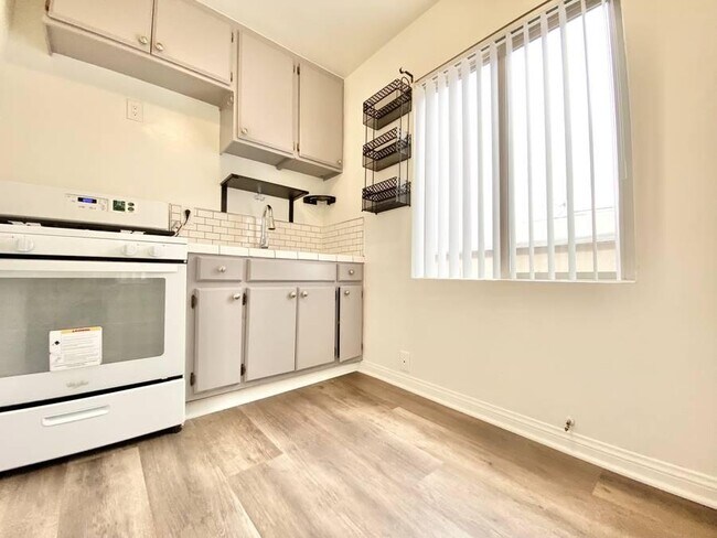 Building Photo - 0.0 bedroom in Los Angeles California 90033