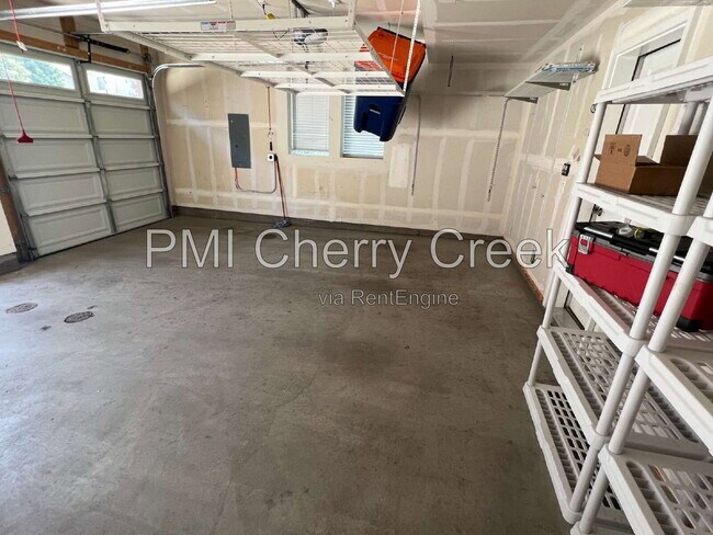 Building Photo - 9010 E Caley Way