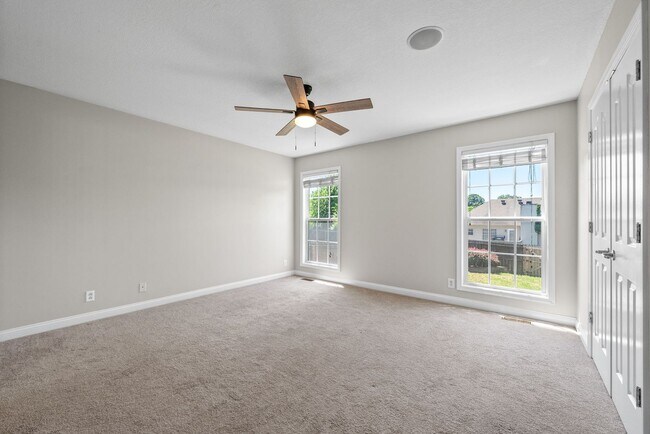 Building Photo - 680 Foxfield Dr