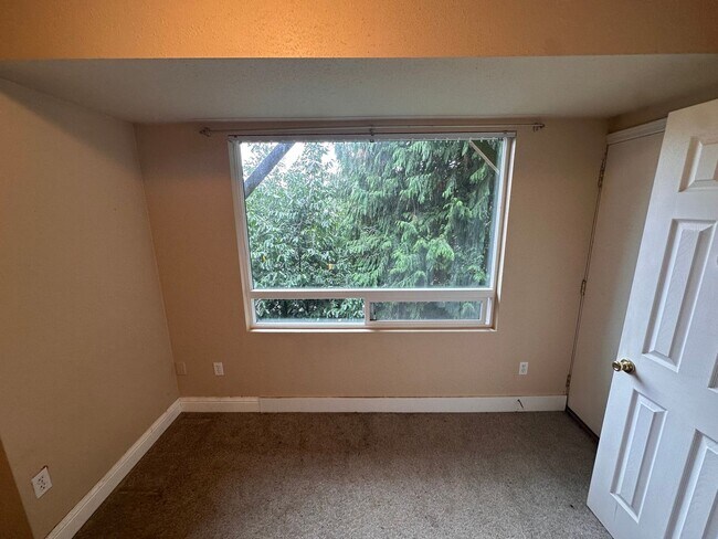 Building Photo - Bungay 22nd Ave Apartments - UW