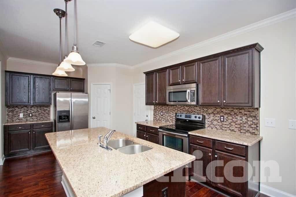 Building Photo - 1716 Hartford Ln