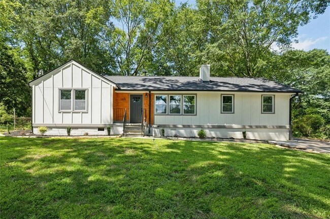 Primary Photo - 1635 Pontiac Pl SE