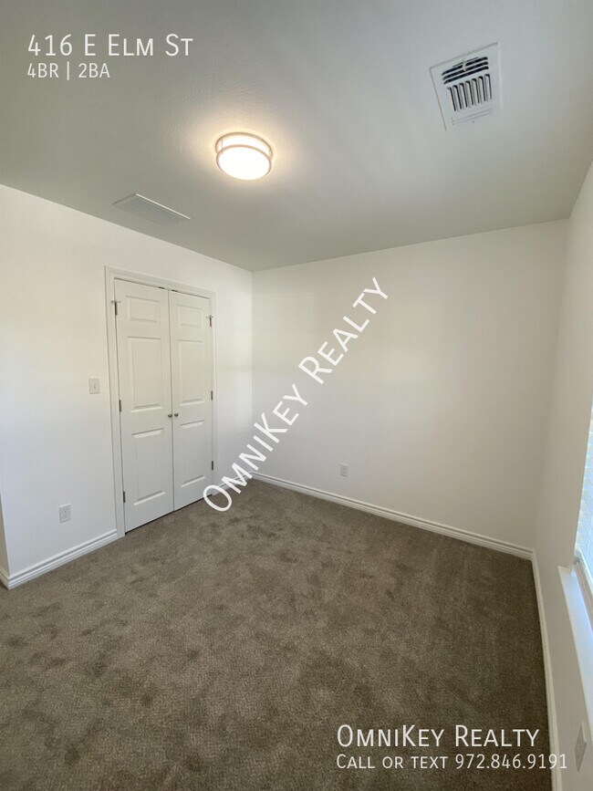 Building Photo - 416 E Elm St