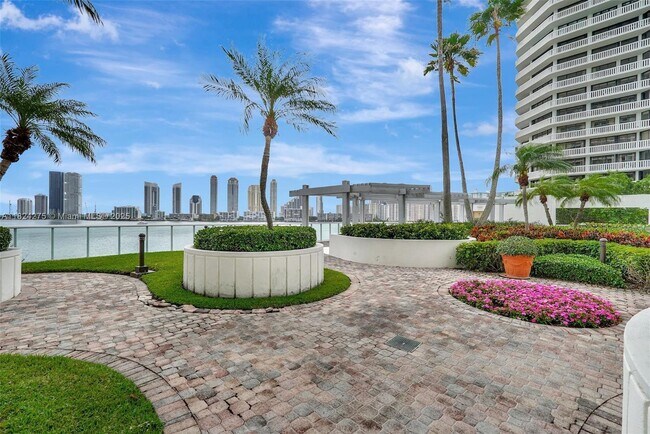 Building Photo - 4000 Island Blvd