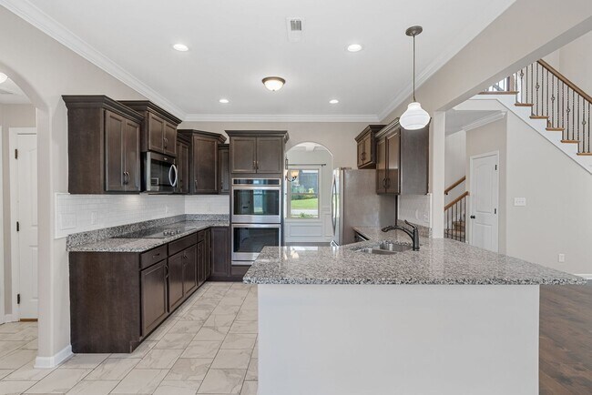 Building Photo - Pet Friendly Four Bedroom!