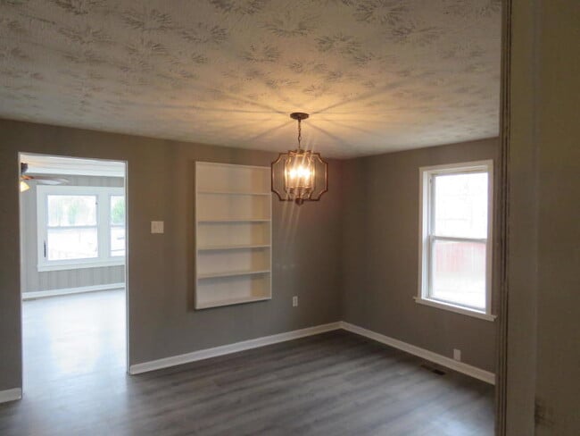 Building Photo - 106 Persimmon Way