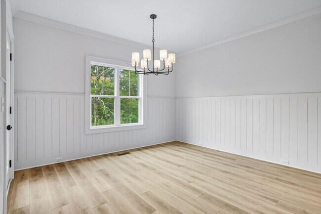 Building Photo - FOR LEASE- 4 BED 3 BATH SINGLE-FAMILY HOME IN LEBANON!