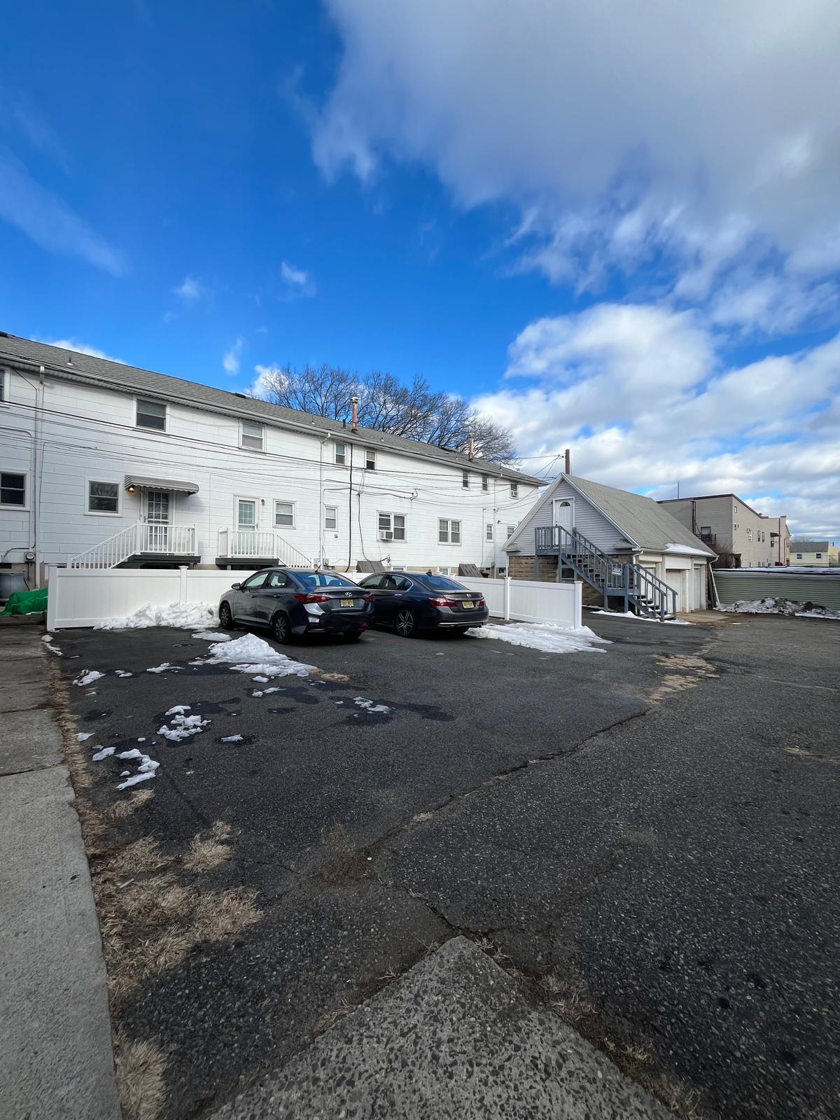 Building Photo - 66 Broadway