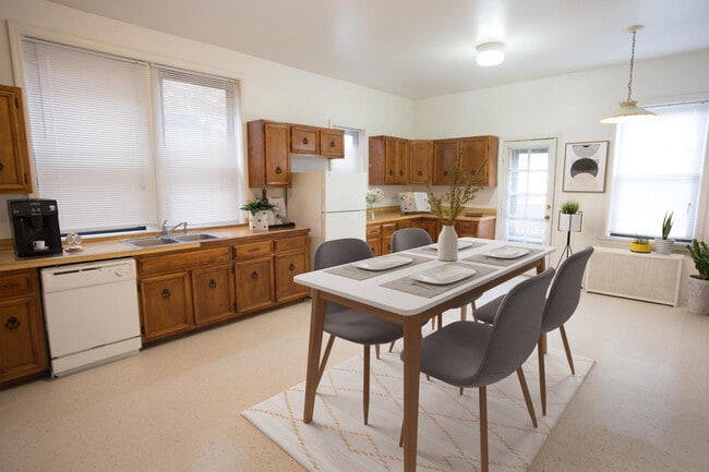 Building Photo - 5468-70 S. Hyde Park Boulevard