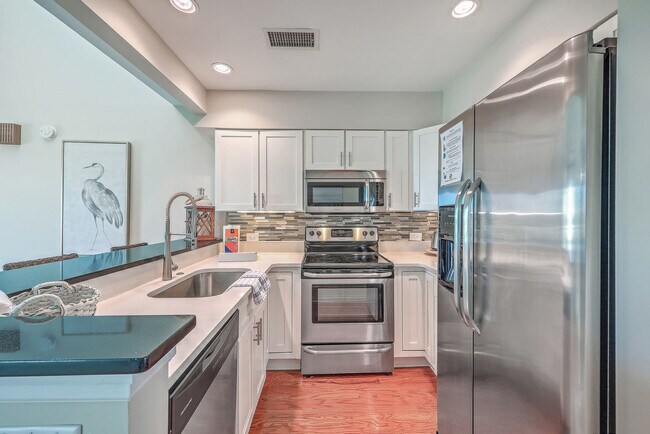 Building Photo - 2901-2944 Atrium Villa Dr
