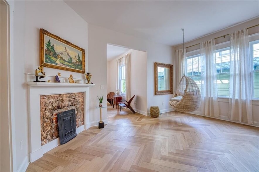 Building Photo - 85 Waddell St NE