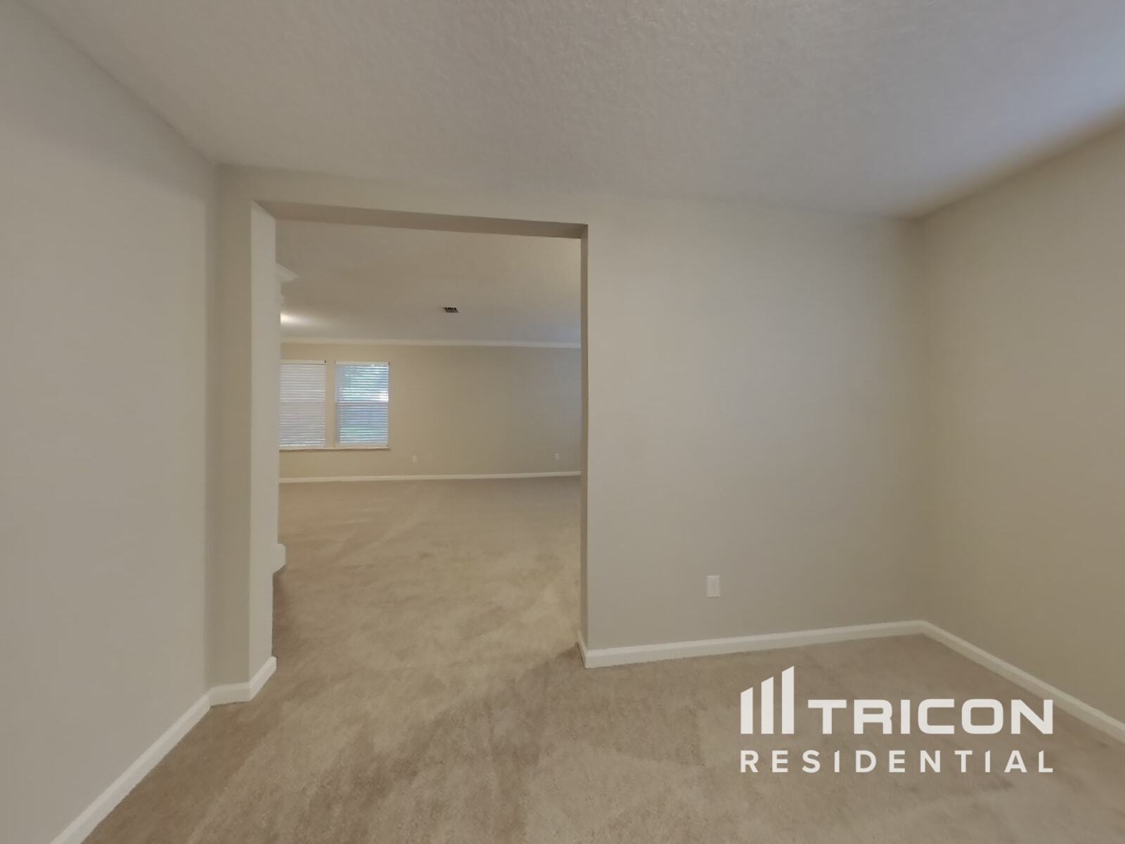 Building Photo - 746 Roland Lakes Dr