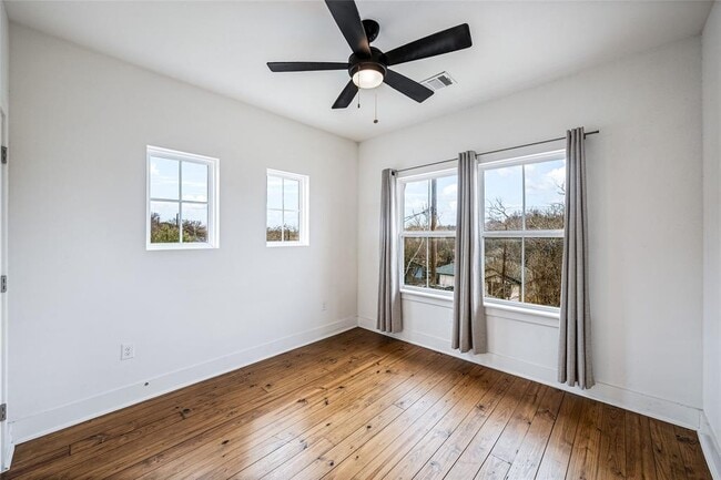 Building Photo - 1213 Eleanor St