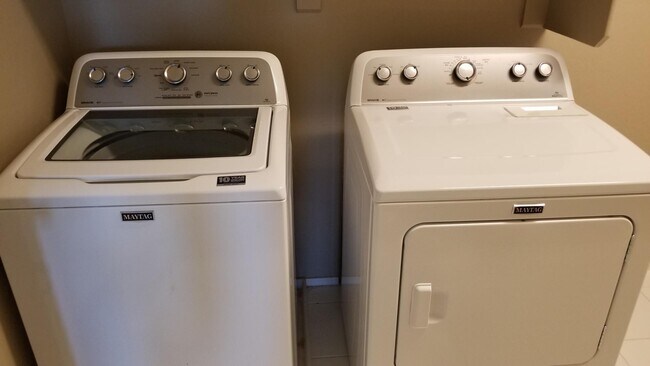 Building Photo - 2248 E Ottawa Ln