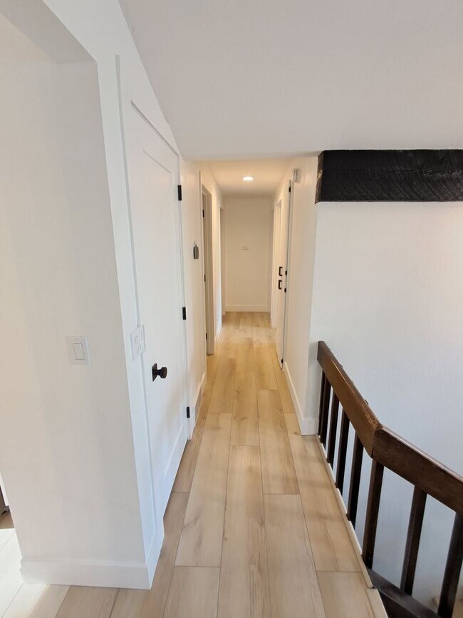 Building Photo - $3,200 -5 Bed / 3 Bath- Home with Fully Fe...