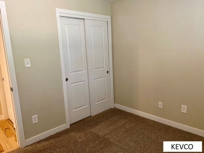 Building Photo - Remodeled Home With Huge Backyard