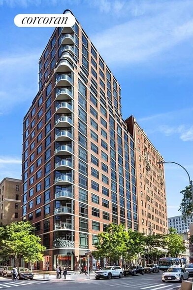 Building Photo - 272 W 107th St