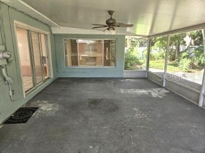 Building Photo - 1560 Robinson Dr N