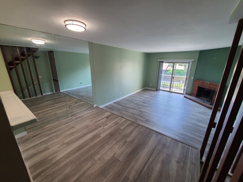 Living room - 3954 60th St
