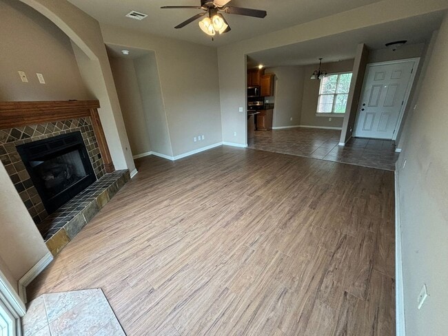 Building Photo - Clabber Creek Subdivision!! Worry Free Law...