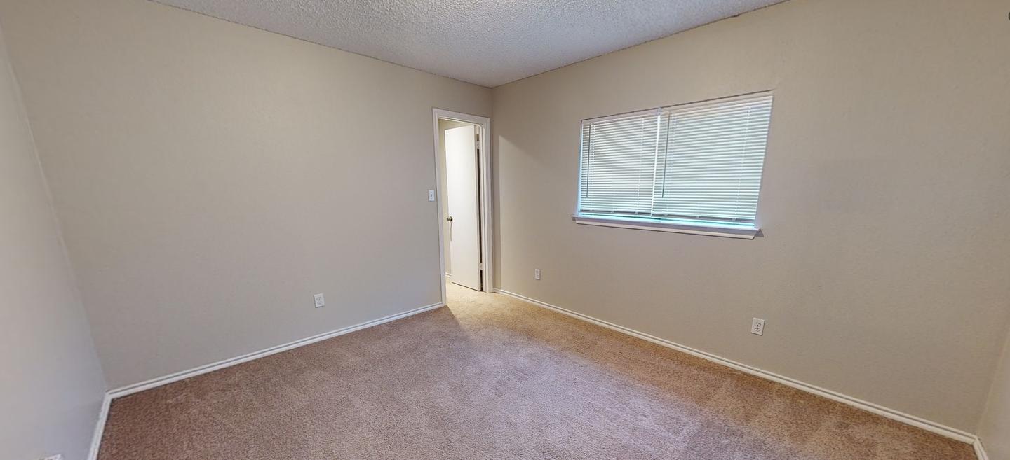 Building Photo - 7900 Rosenberry Dr