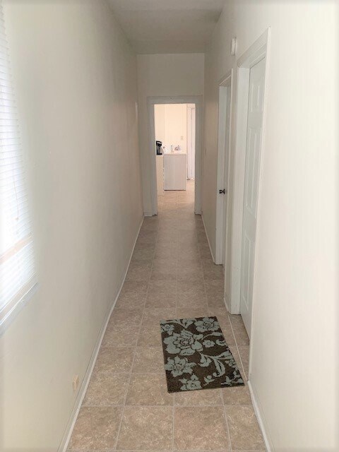 Building Photo - 729 Chippewa St