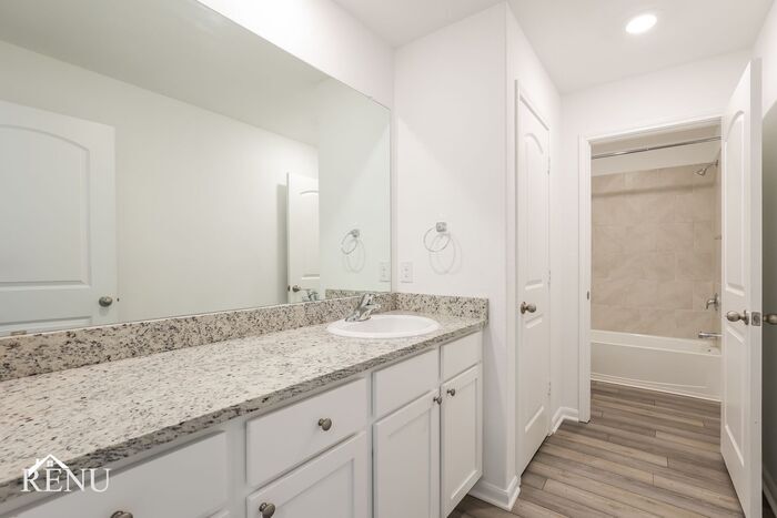 Building Photo - 2946 Jackson Smt