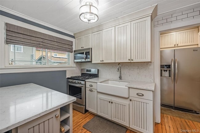 Building Photo - 96 Oregon St