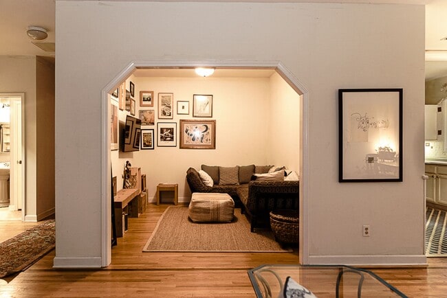 Building Photo - Amazing sunsets at this waterfront home