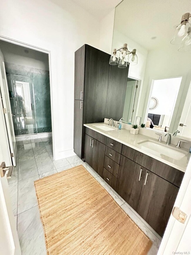 Building Photo - 14 Happy Ln