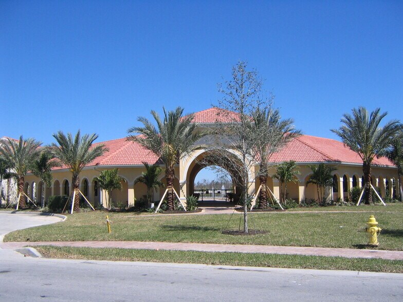 Building Photo - 12854 Carrington Cir