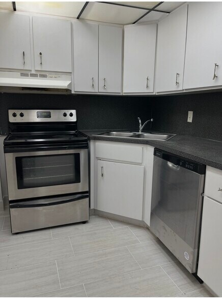 Building Photo - 1251 NE 108th St