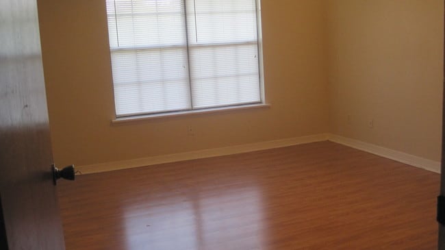 Bedroom - 10400 Linwood