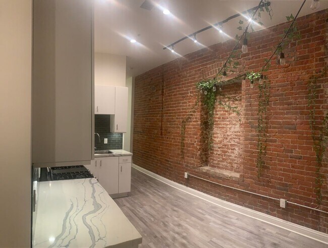 Building Photo - Promenade 151 - Work-Live