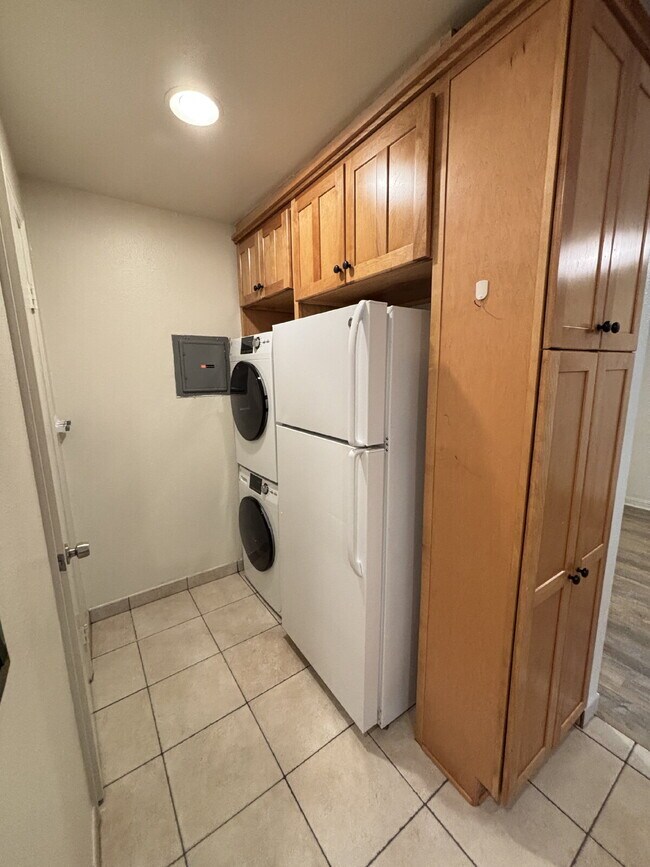 Building Photo - 3287 Marlene Dr